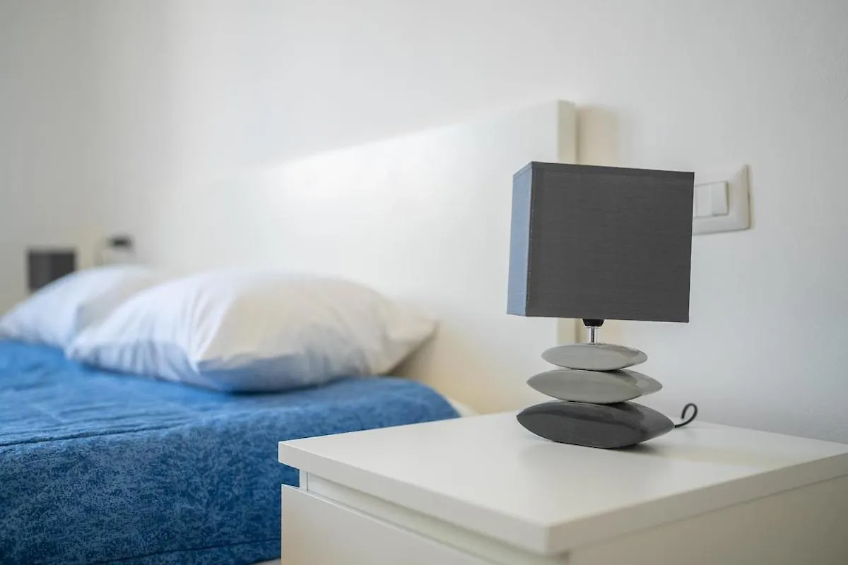 Spacious And Bright Apartment In Porta Vittoria 밀라노