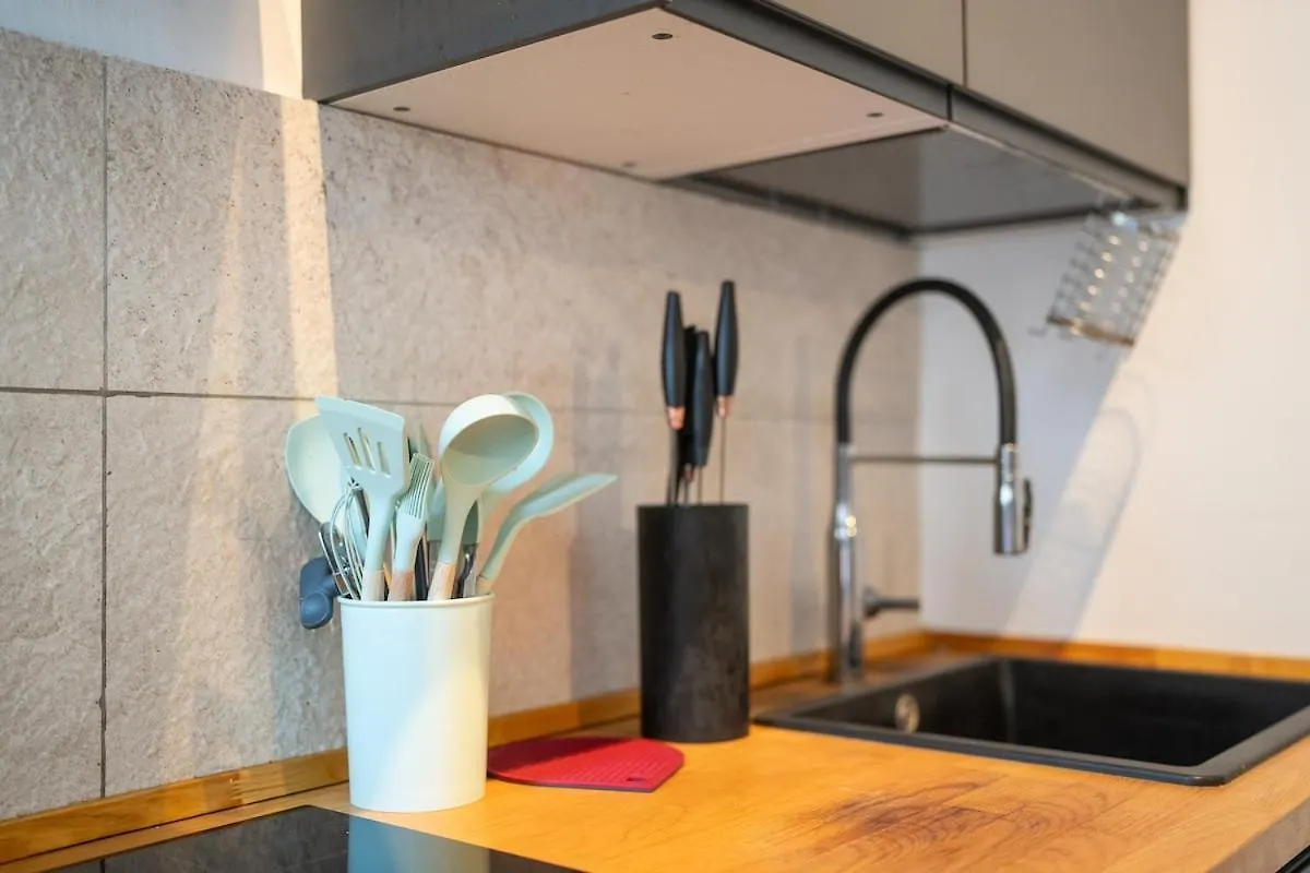 Spacious And Bright Apartment In Porta Vittoria 밀라노
